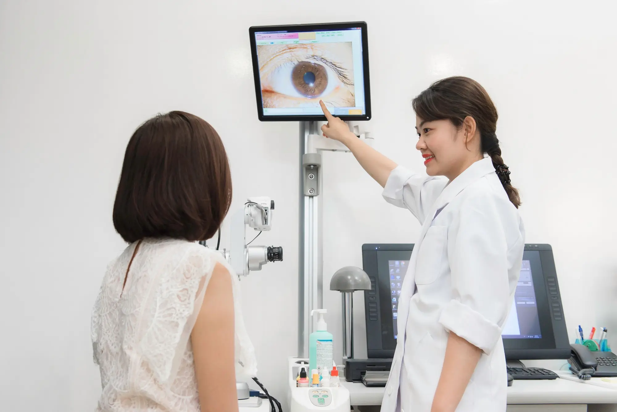 Eye examination before Phakic ICL surgery
