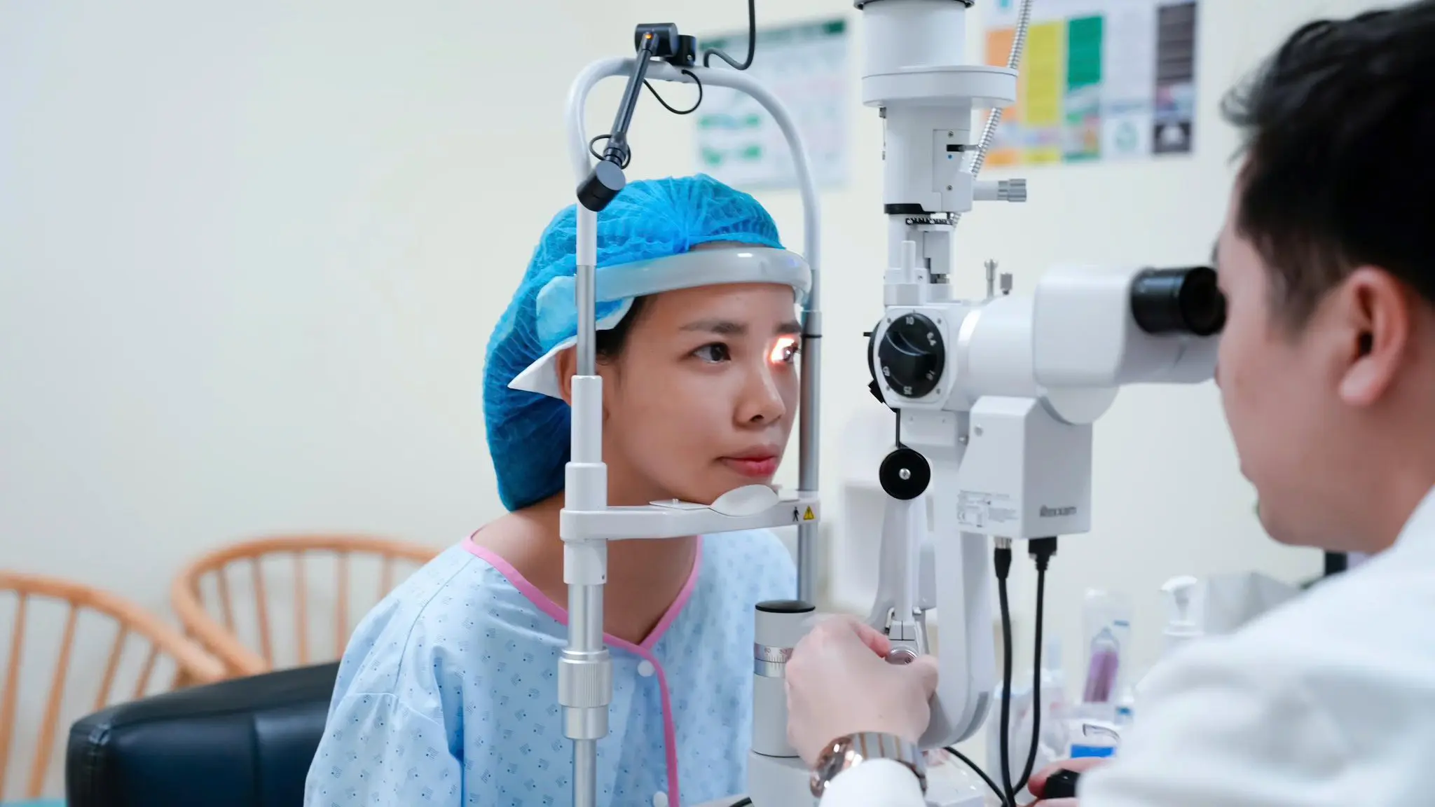 Ứng dụng công nghệ hiện đại trong phẫu thuật xóa cận