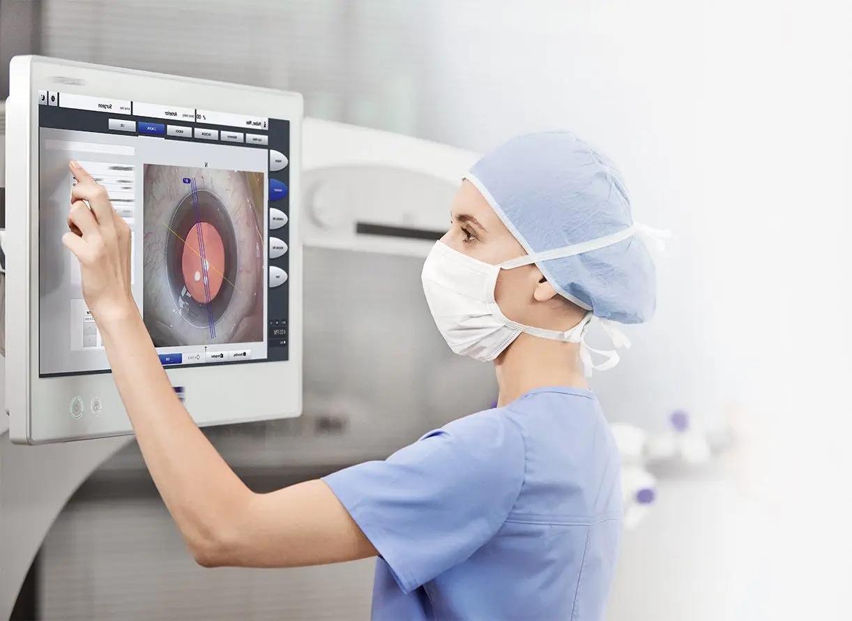 Callisto Eye - Điều chỉnh chính xác từng bước phẫu thuật