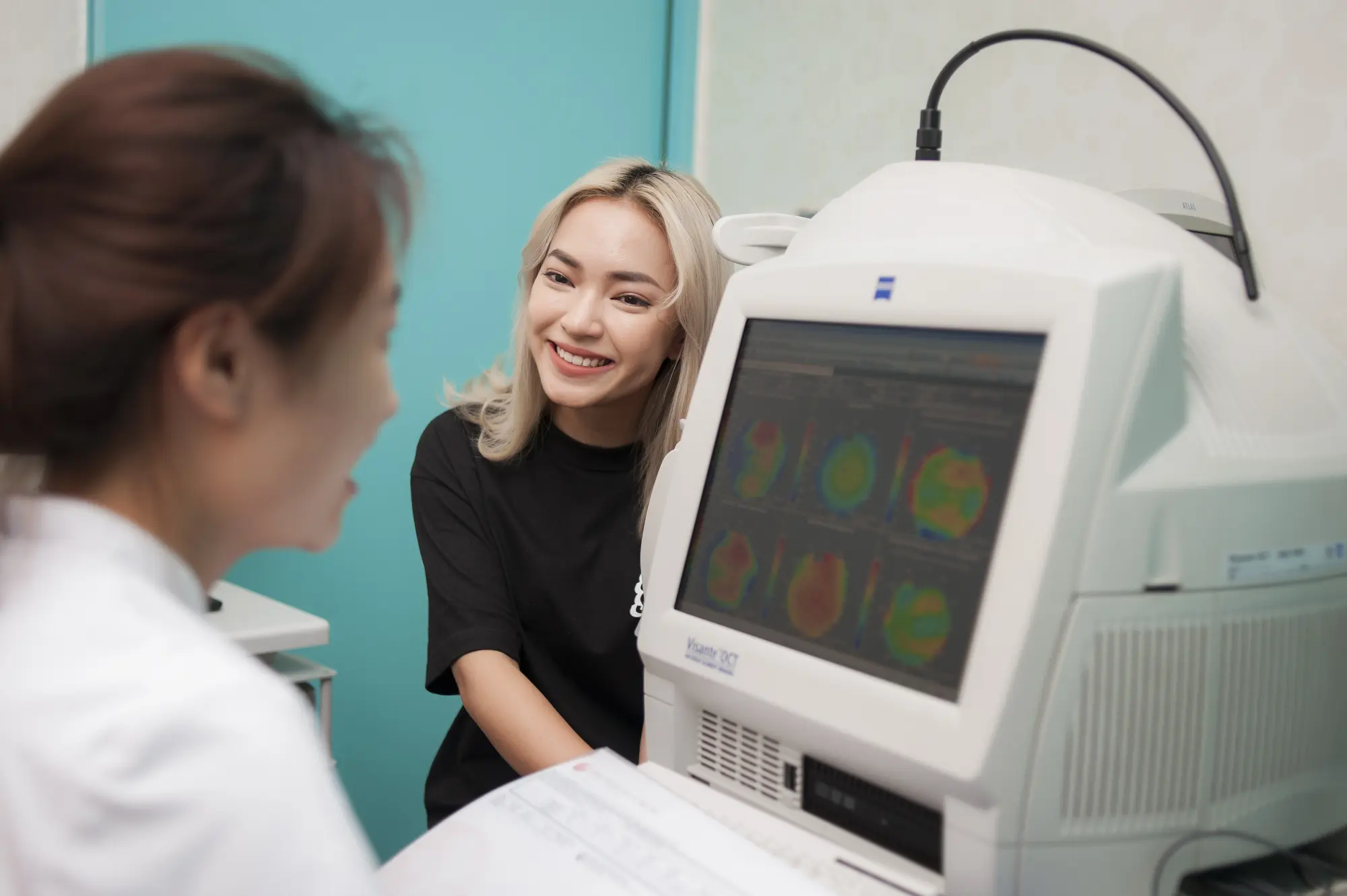 Châu Bùi mổ cận Phakic ICL tại Bệnh viện Mắt Quốc tế Nhật Bản