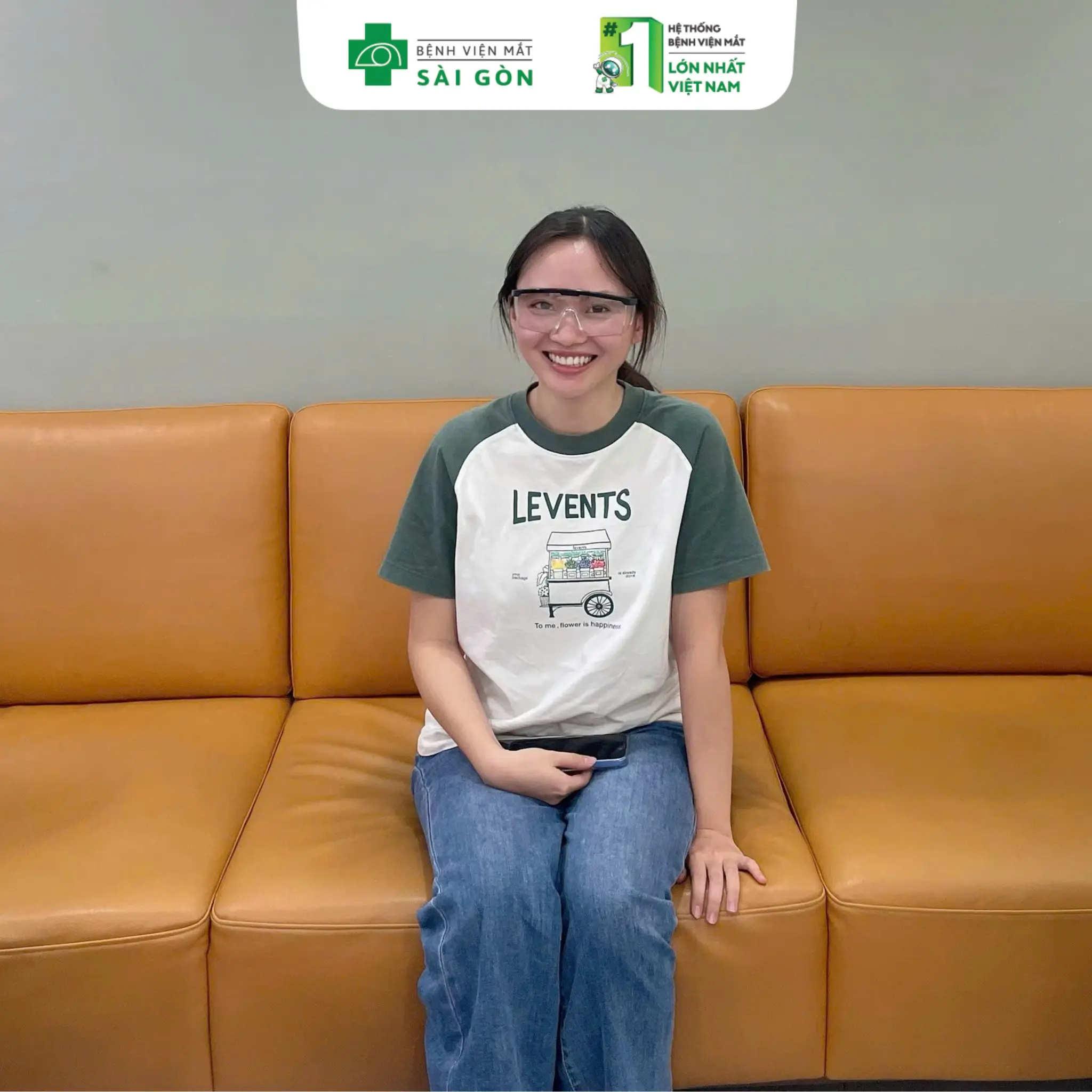 A FUTURE DOCTOR SAYS “BYE BYE” TO GLASSES WITH PHAKIC ICL