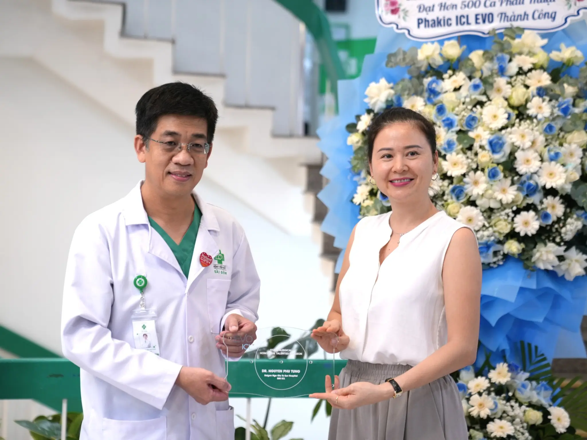 VINH DANH THẠC SĨ - BÁC SĨ NGUYỄN PHÚ TÙNG ĐẠT CỘT MỐC 500+ CA PHẪU THUẬT PHAKIC ICL EVO THÀNH CÔNG