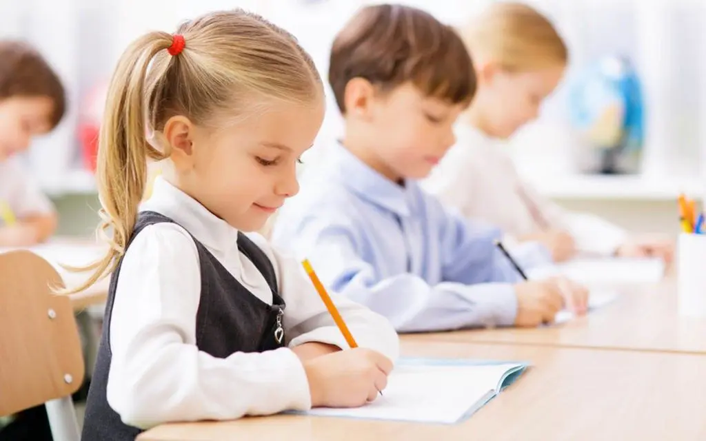 Proper sitting posture and screen distance help reduce eye strain during online learning.