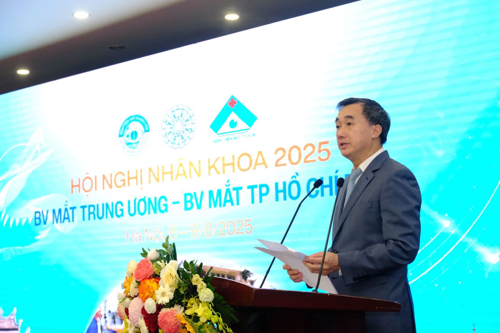 GS.TS Trần Văn Thuấn, Thứ trưởng Bộ Y tế, Chủ tịch Hội đồng Y khoa Quốc gia phát biểu tại Hội nghị