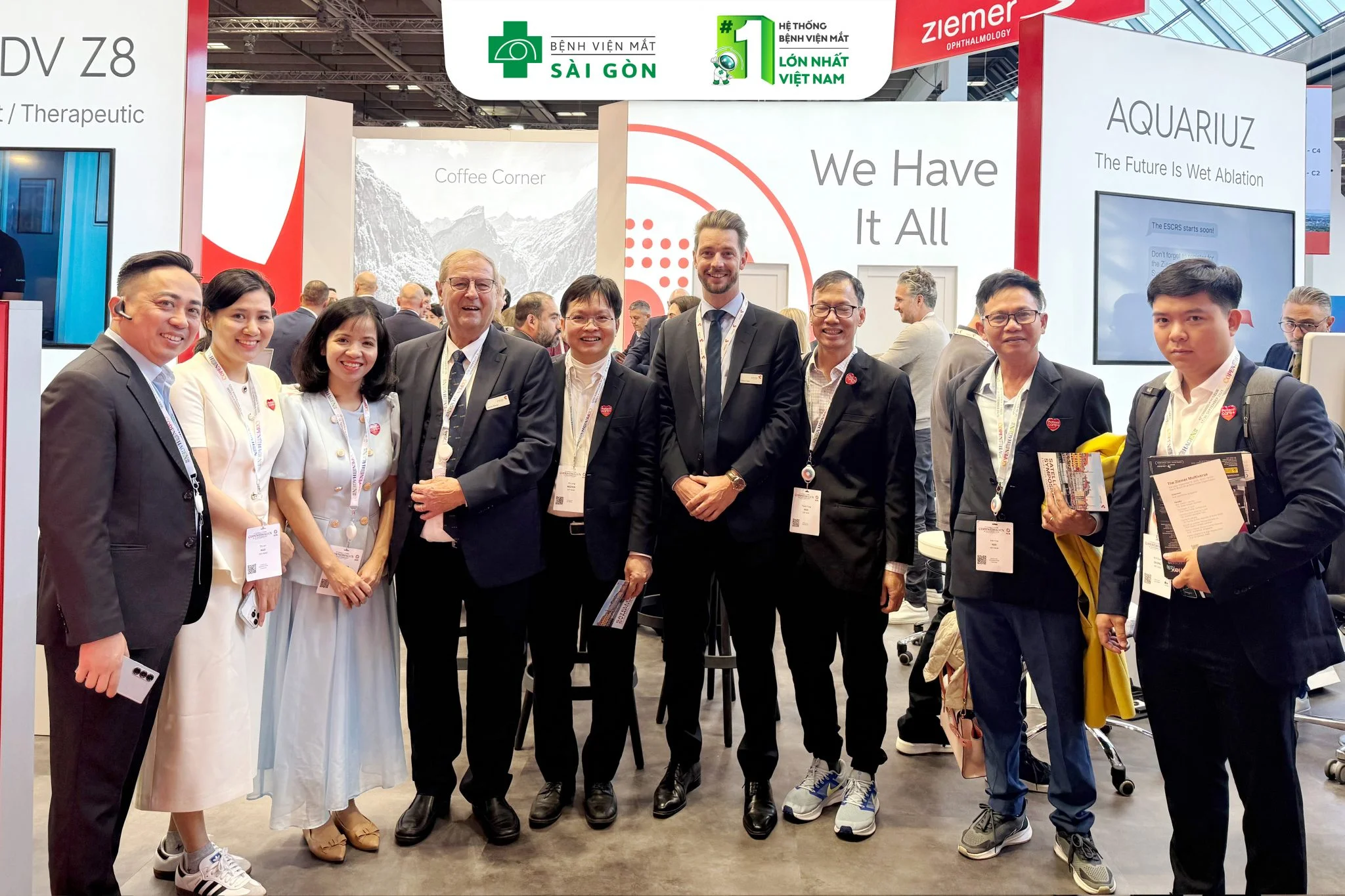 Đoàn bác sĩ Hệ thống Bệnh viện Mắt Sài Gòn tham dự ESCRS 2025 tại Copenhagen – nơi quy tụ hơn 4.000 chuyên gia nhãn khoa hàng đầu thế giới.