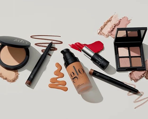 Bộ mỹ phẩm trang điểm cơ bản lâu trôi (hình minh họa)