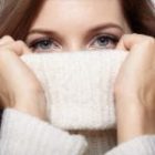 How to Maintain Eye Moisture All Day in Cold Weather