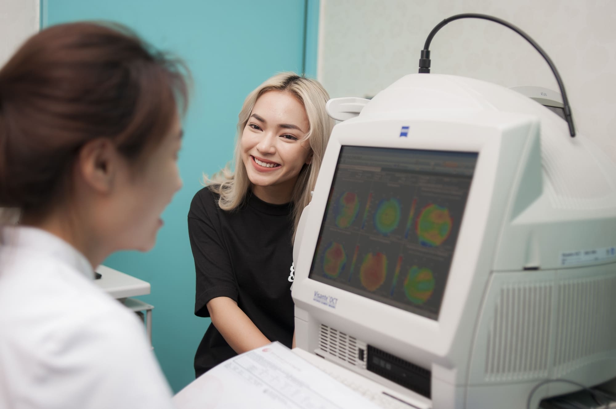 Châu Bùi undergoes Phakic ICL myopia surgery at Japan International Eye Hospital