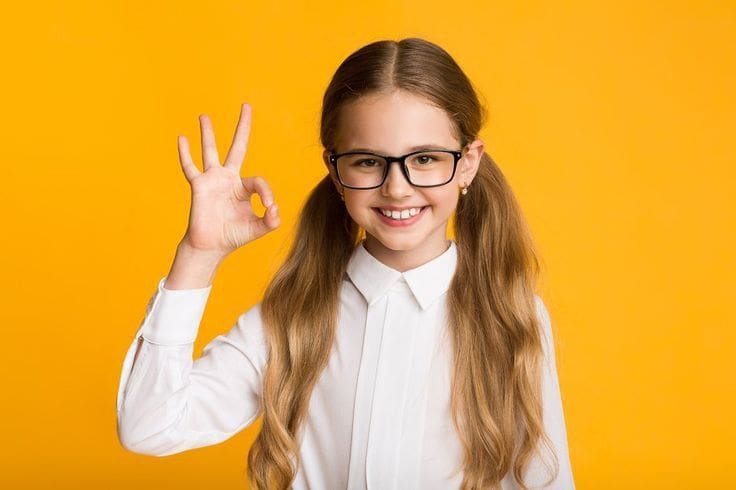 Does a child with myopia in one eye need to wear glasses?