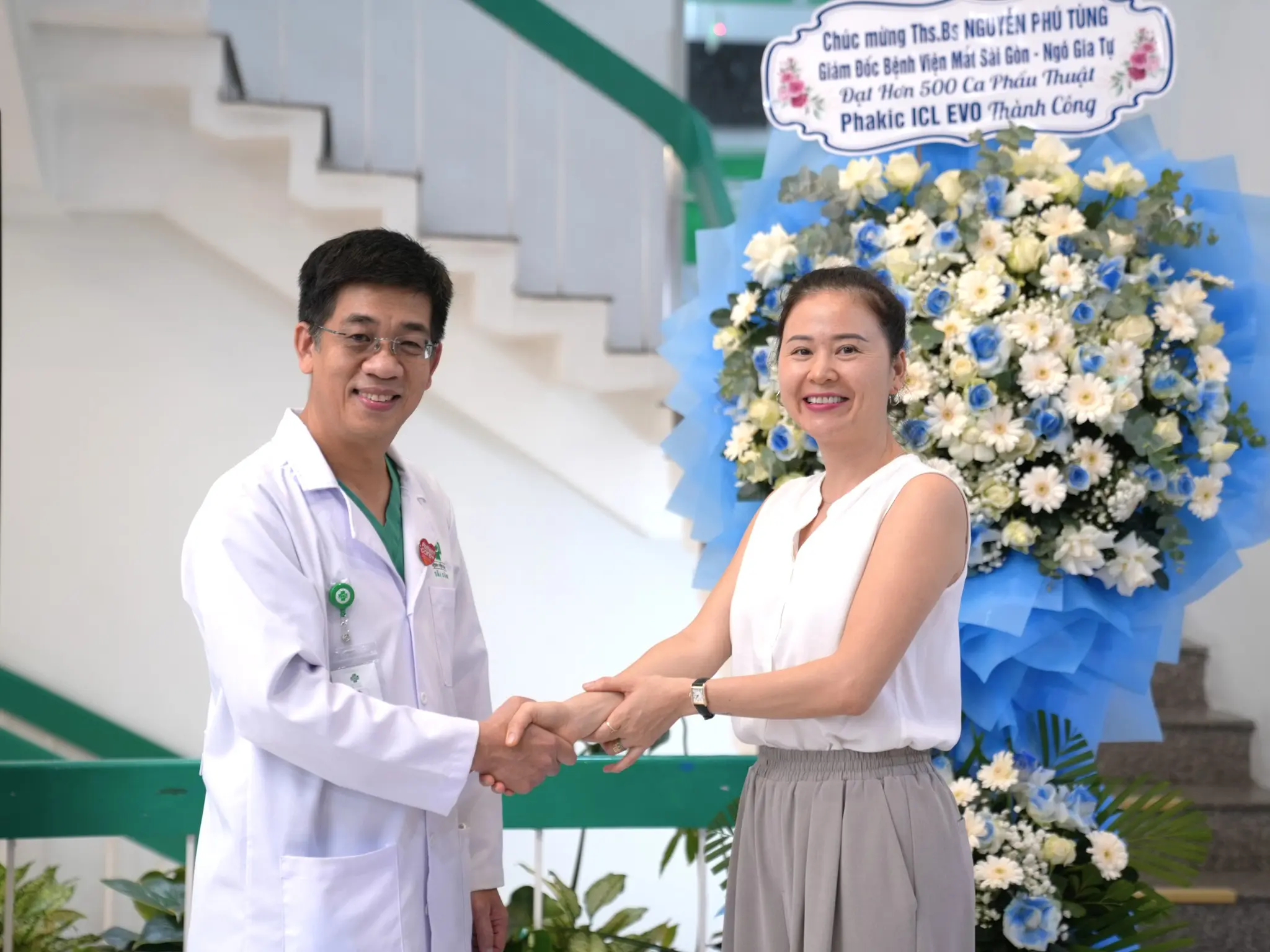 Với hơn 26 năm kinh nghiệm, ThS.BS Nguyễn Phú Tùng đã thực hiện hơn 560 ca PHAKIC