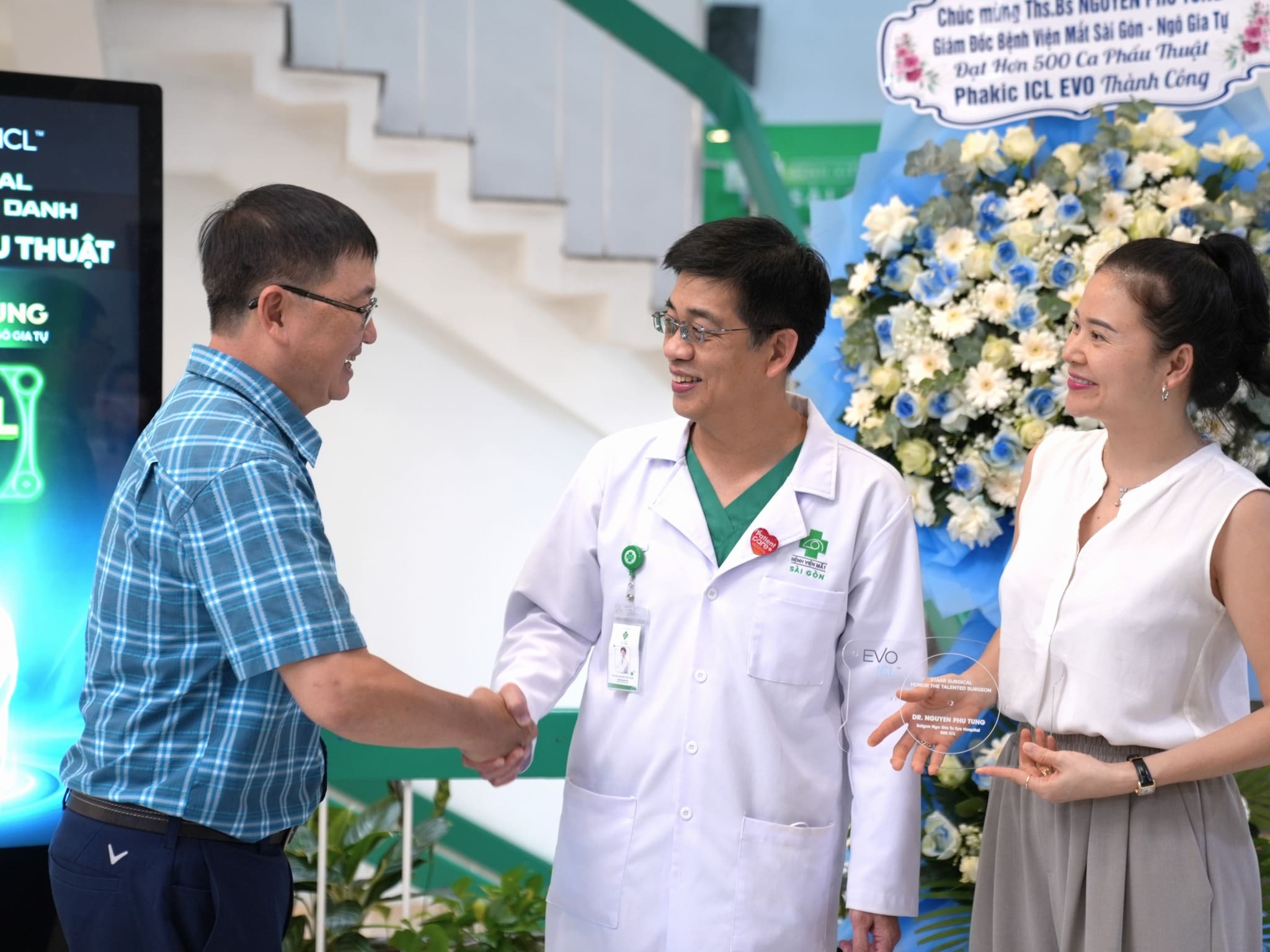 VINH DANH THẠC SĨ - BÁC SĨ NGUYỄN PHÚ TÙNG ĐẠT CỘT MỐC 500+ CA PHẪU THUẬT PHAKIC ICL EVO THÀNH CÔNG