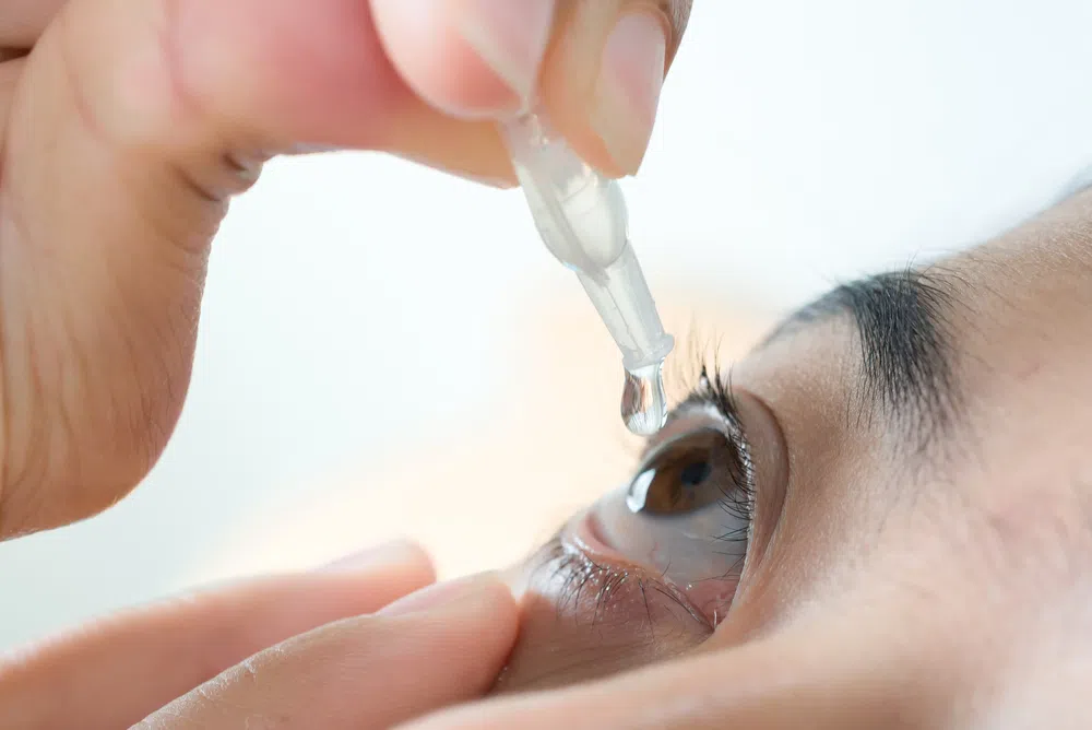 Những sai lầm phổ biến khi dùng nước mắt nhân tạo