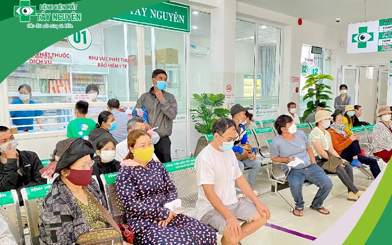 Many patients visiting Tay Nguyen Eye Hospital experience professionalism, transparency, and dedication in eye care services.