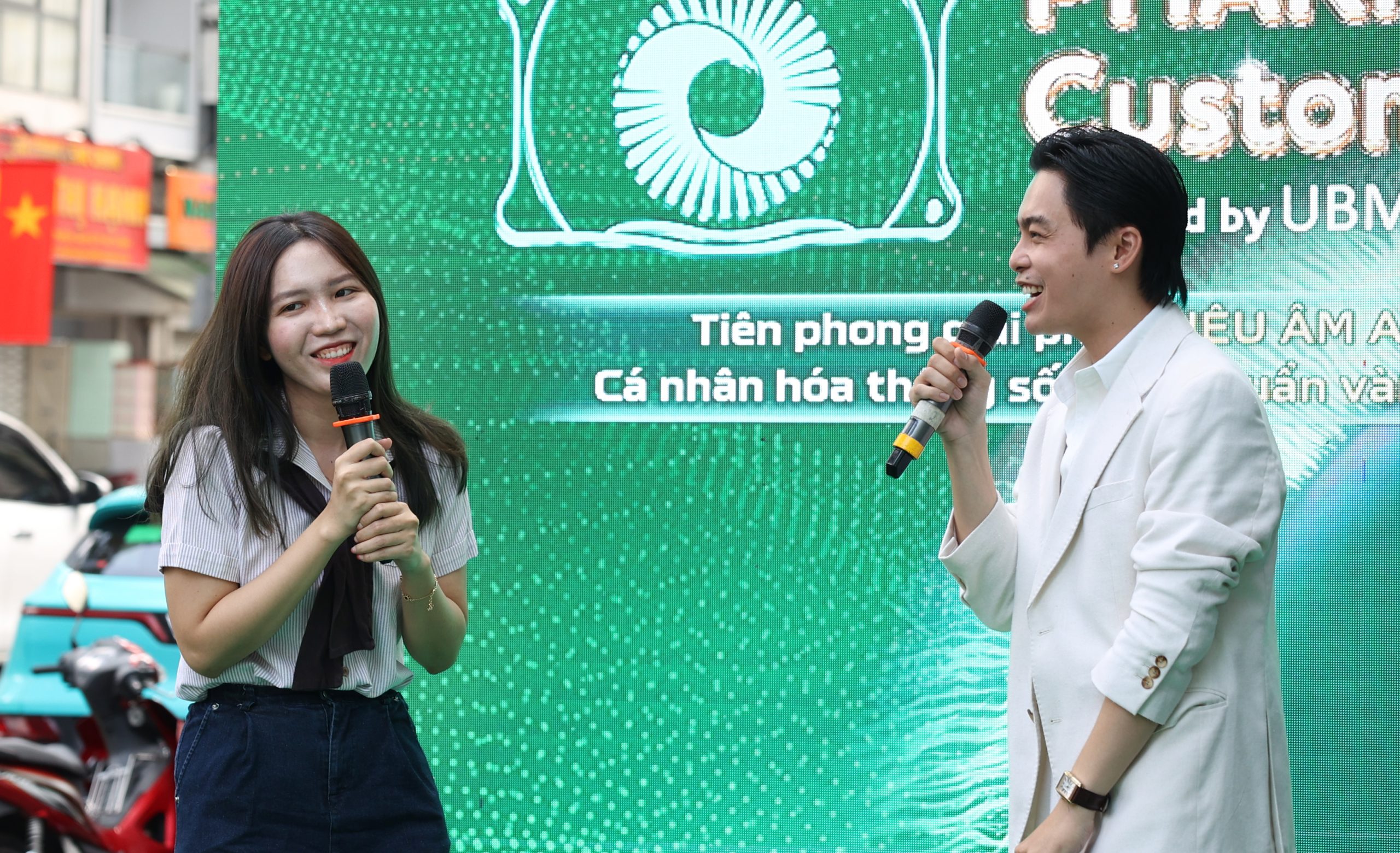 Khách hàng Trần Thị Kim Thảo cận 6.5 độ và loạn 1.5 độ chia sẻ về thị lực chất lượng sau xóa cận với công nghệ PHAKIC CustomEyes™