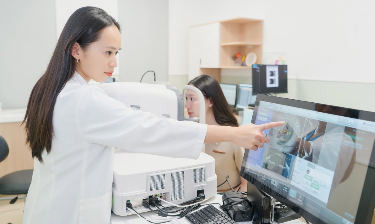 Vì sao nên chọn phẫu thuật Phakic ICL tại Bệnh Viện Hồng Ngọc - Phúc Trường Minh?