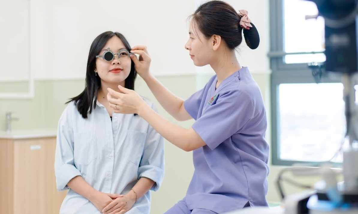 Phakic ICL tại Bệnh viện Hồng Ngọc - Phúc Trường Minh cho mắt cận loạn nặng